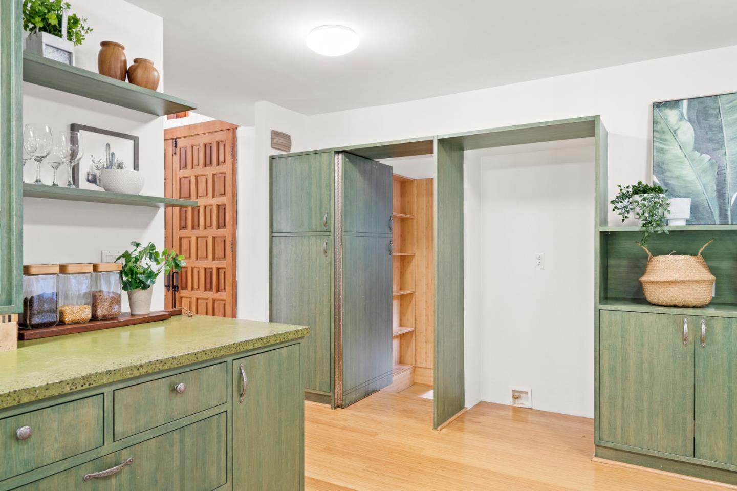 320 Cervantes Road