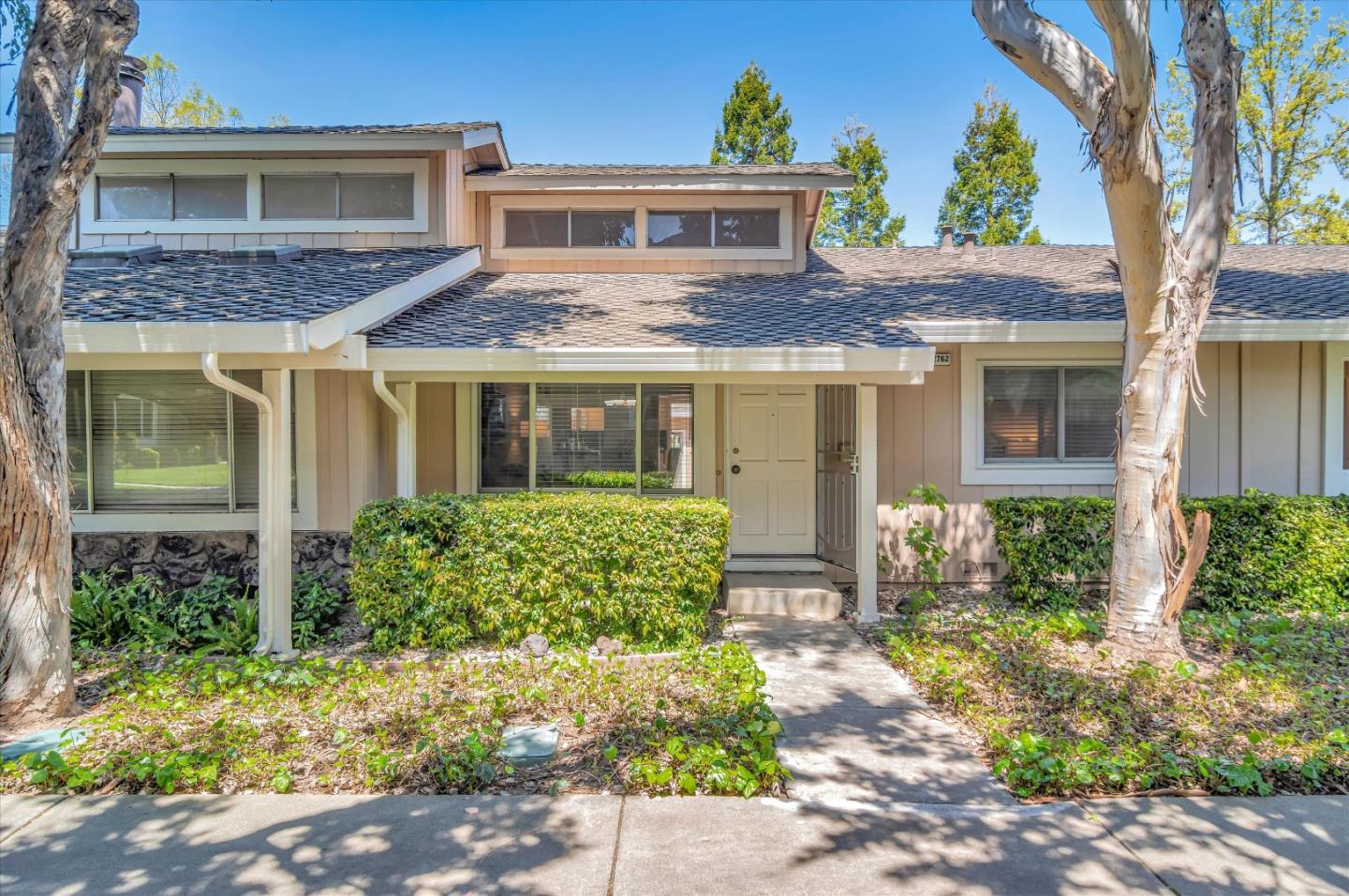22762 Majestic Oak Way