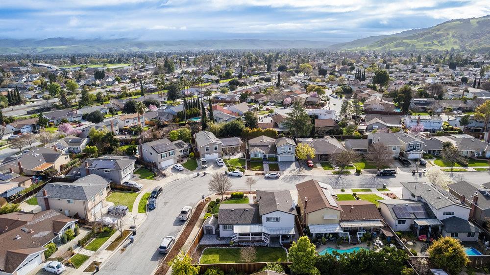 6123 Valley Glen DR