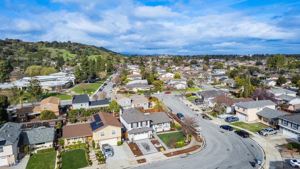 6123 Valley Glen DR
