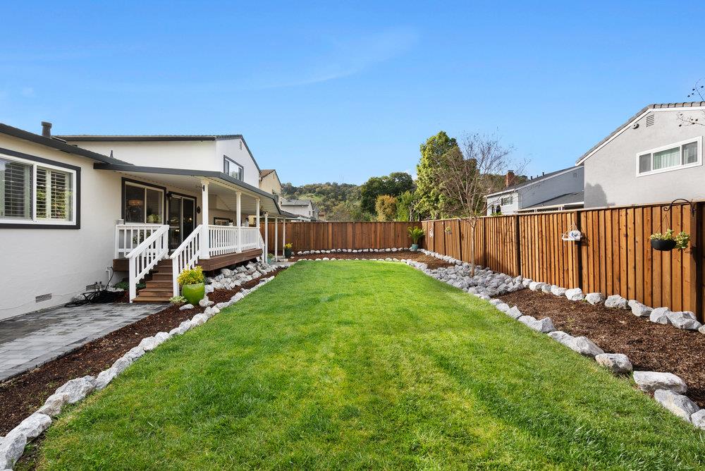 6123 Valley Glen DR