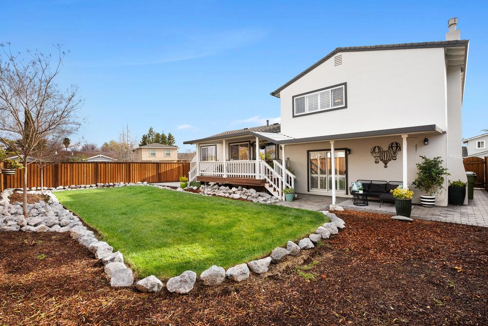 6123 Valley Glen DR