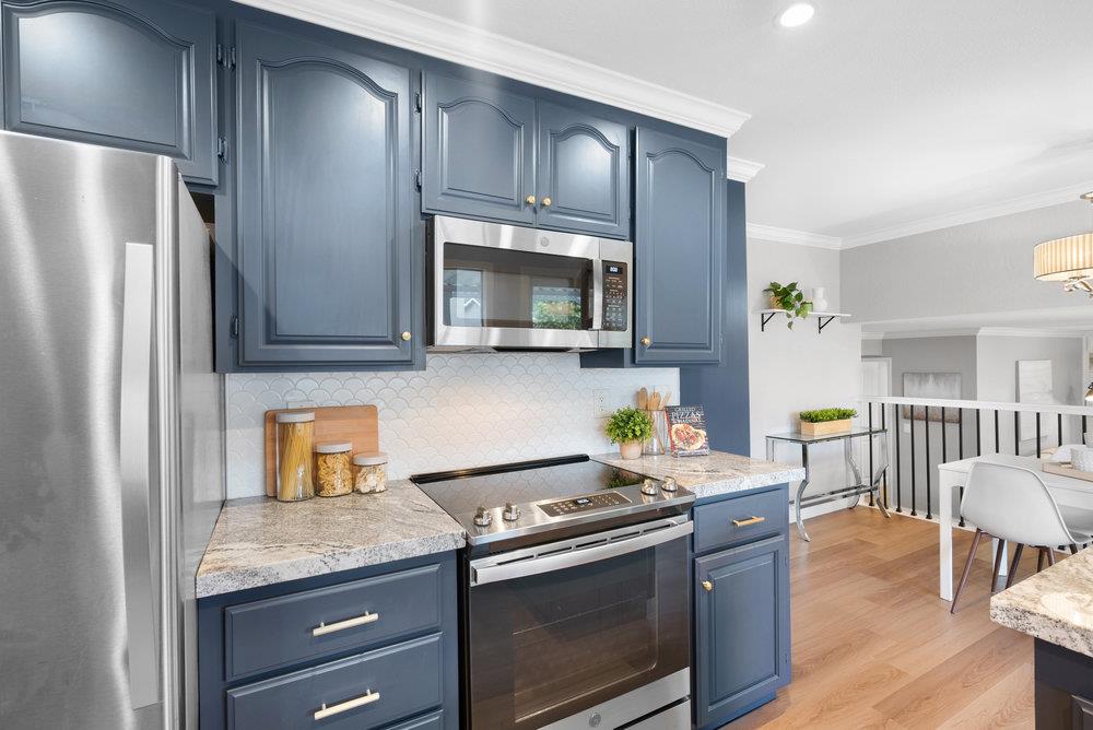 6123 Valley Glen DR