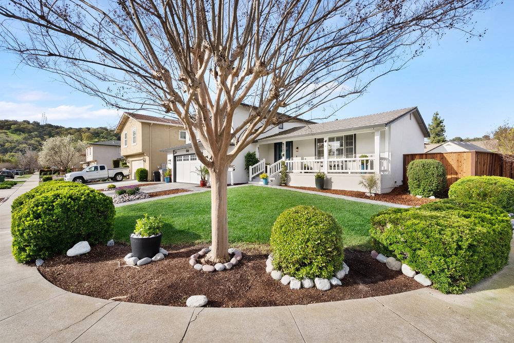 6123 Valley Glen DR