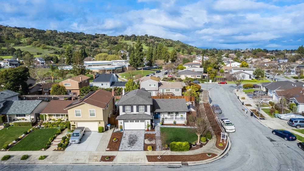 6123 Valley Glen DR