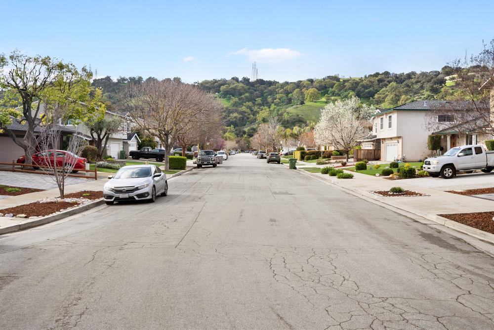 6123 Valley Glen DR
