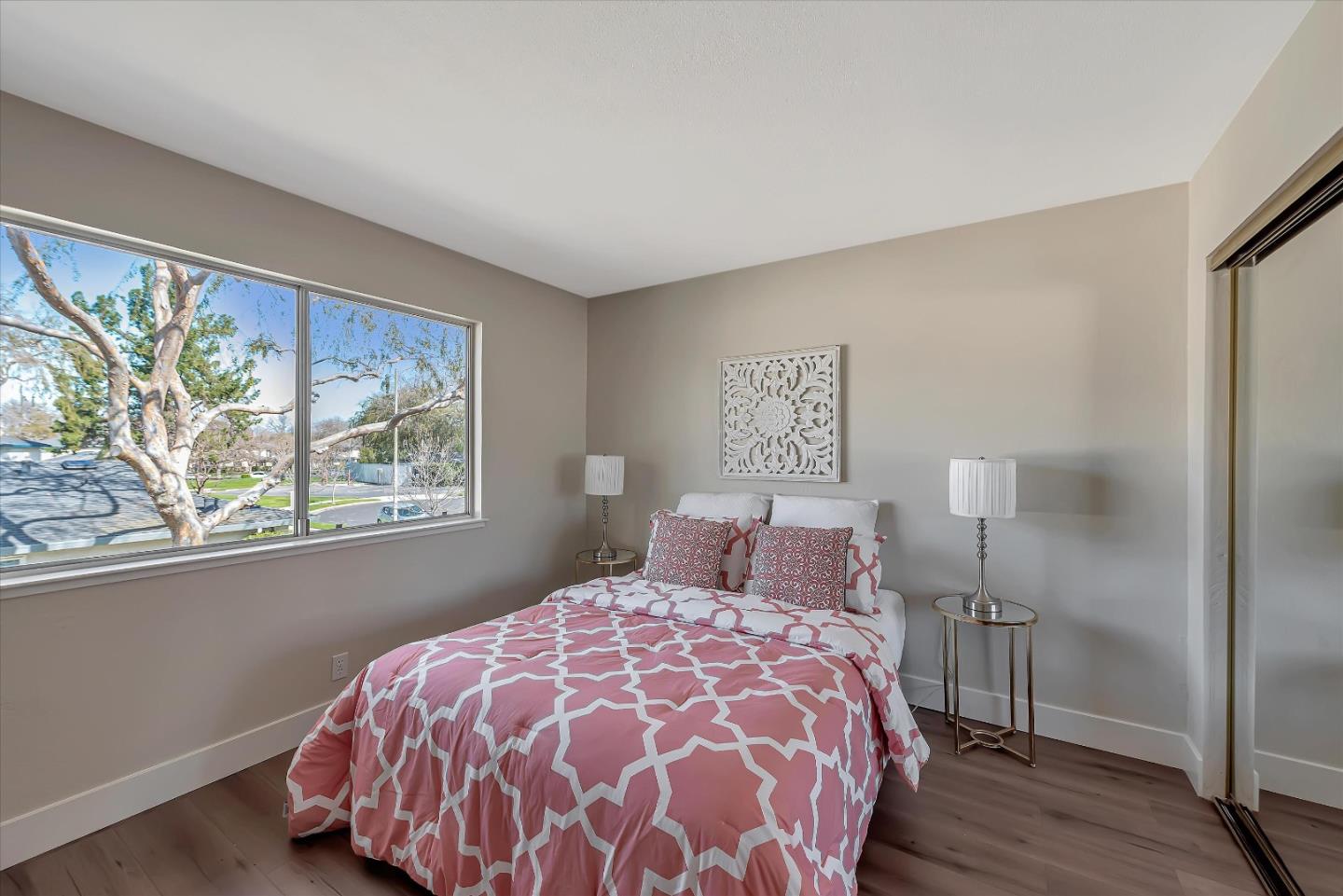 283 East Latimer Avenue 4
