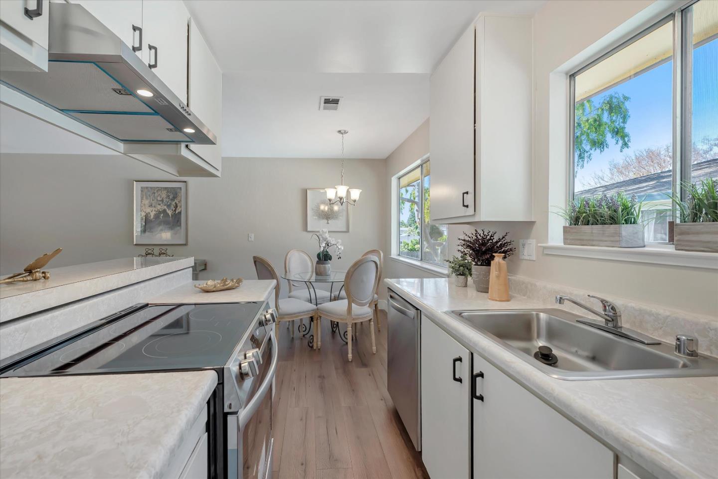 283 East Latimer Avenue 4
