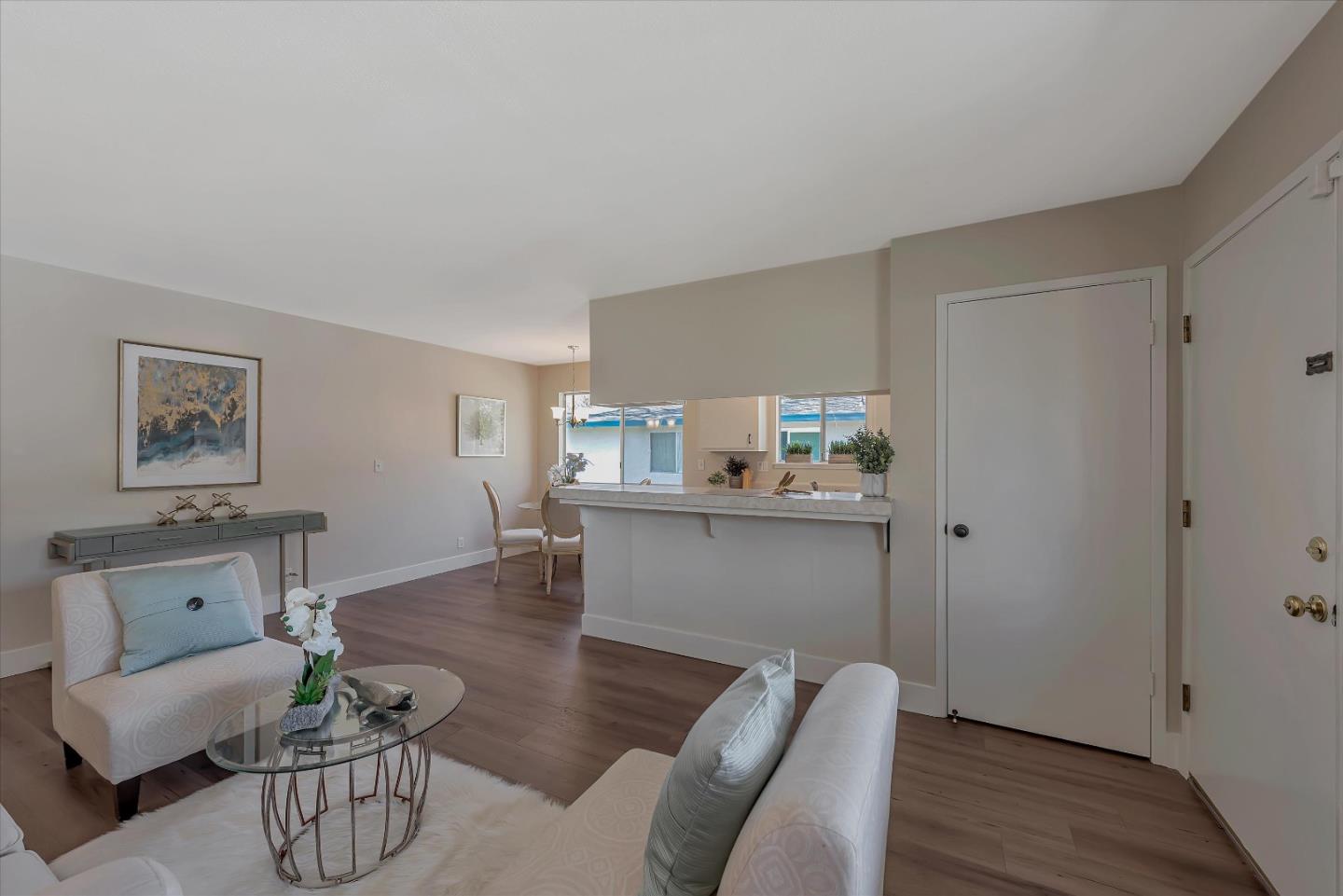 283 East Latimer Avenue 4