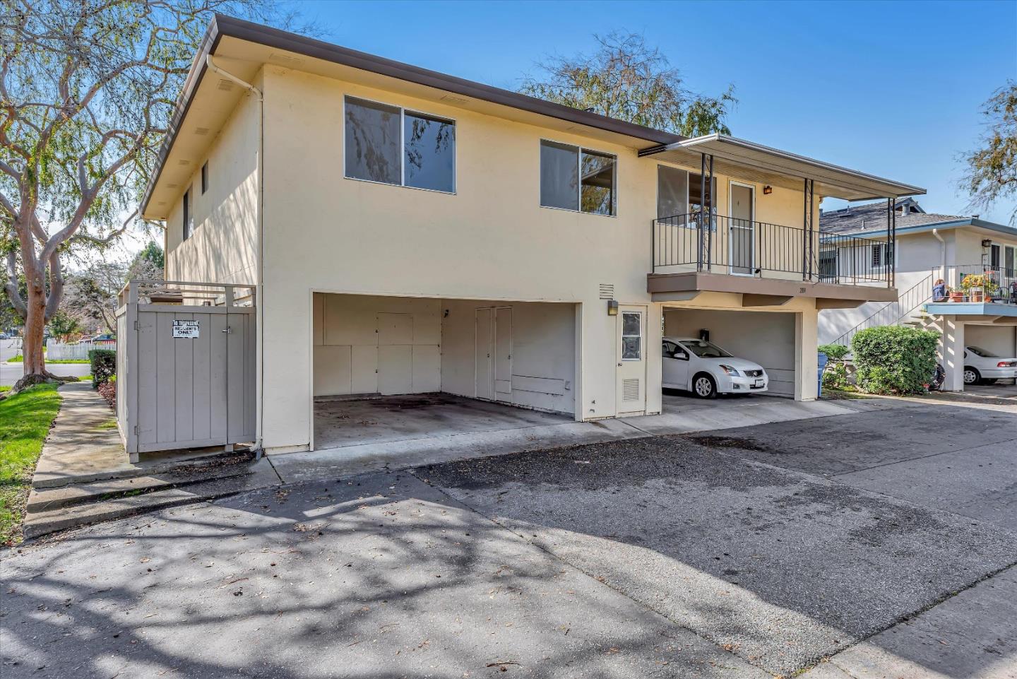 283 East Latimer Avenue 4