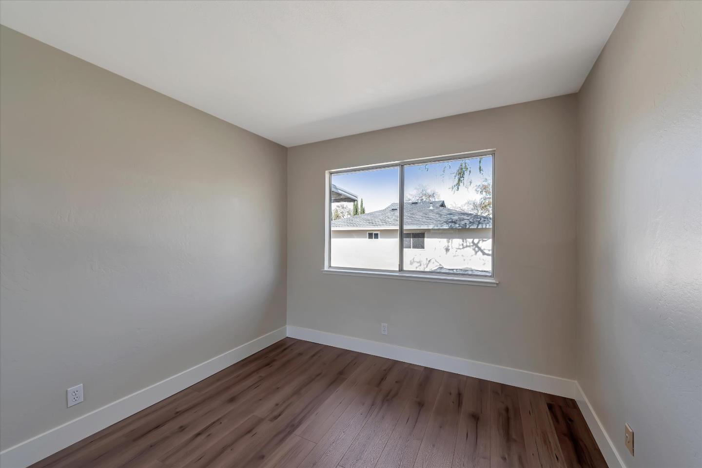 283 East Latimer Avenue 4