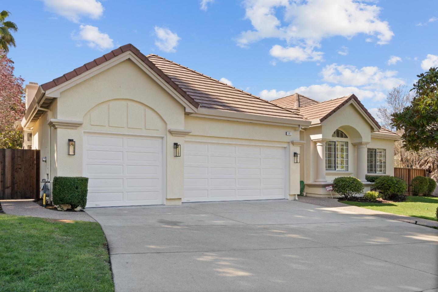 21 Chantecler Drive