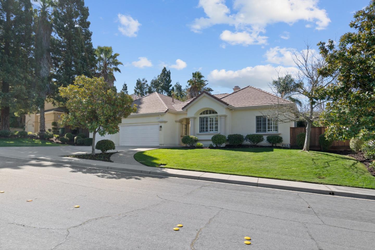 21 Chantecler Drive