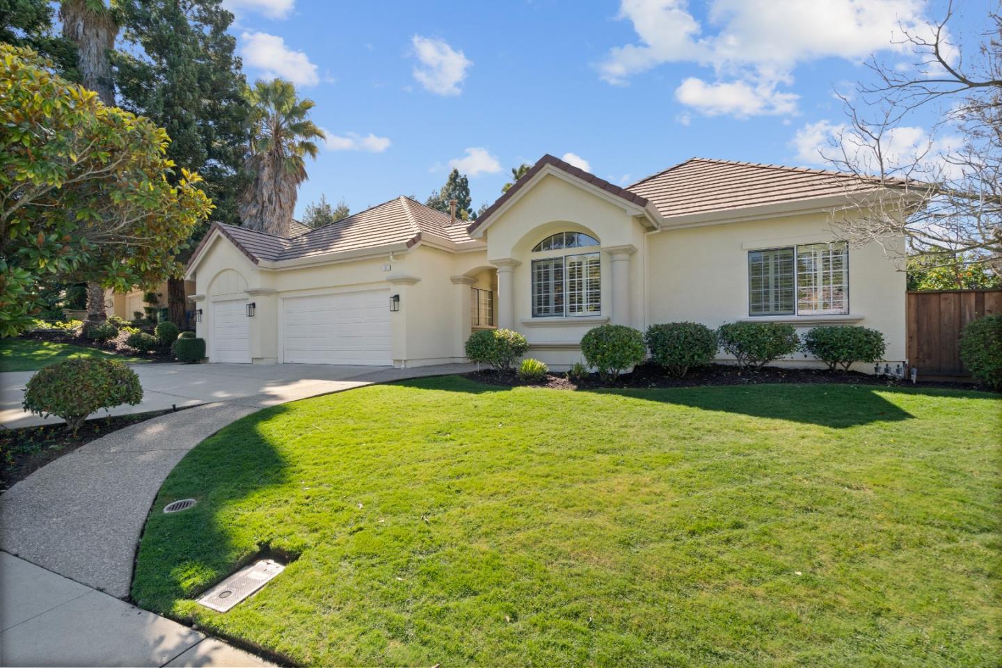 21 Chantecler Drive