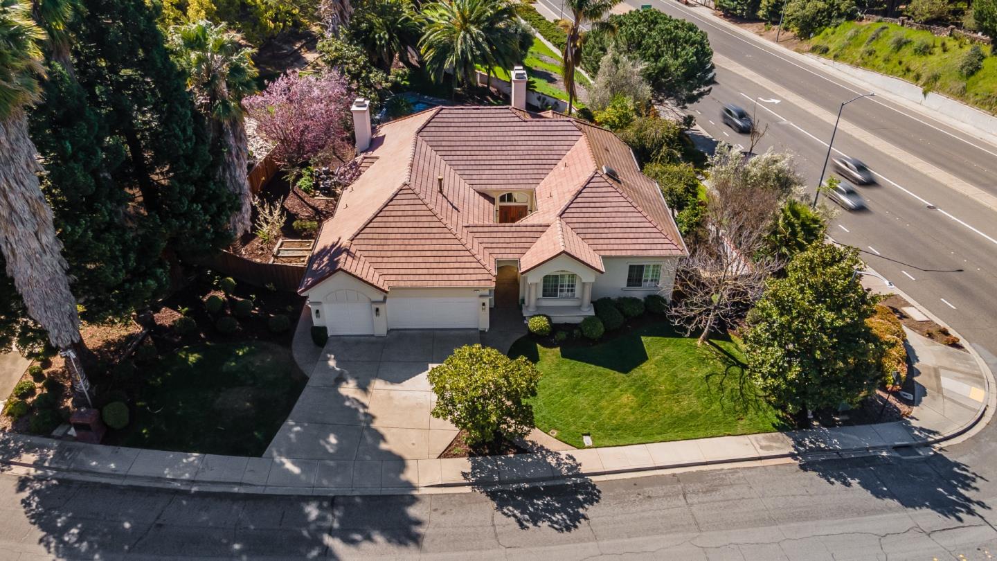 21 Chantecler Drive