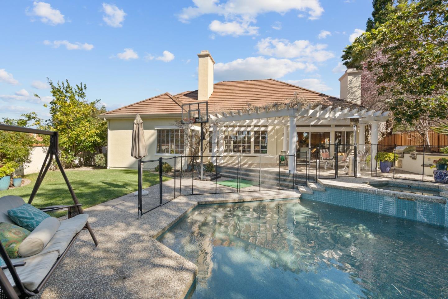 21 Chantecler Drive