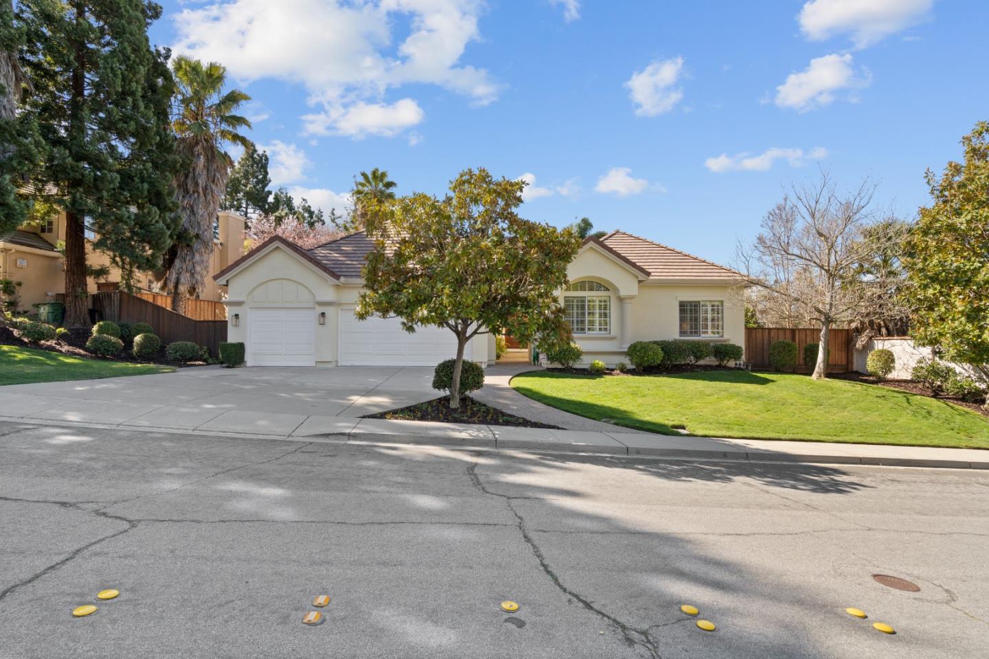 21 Chantecler Drive