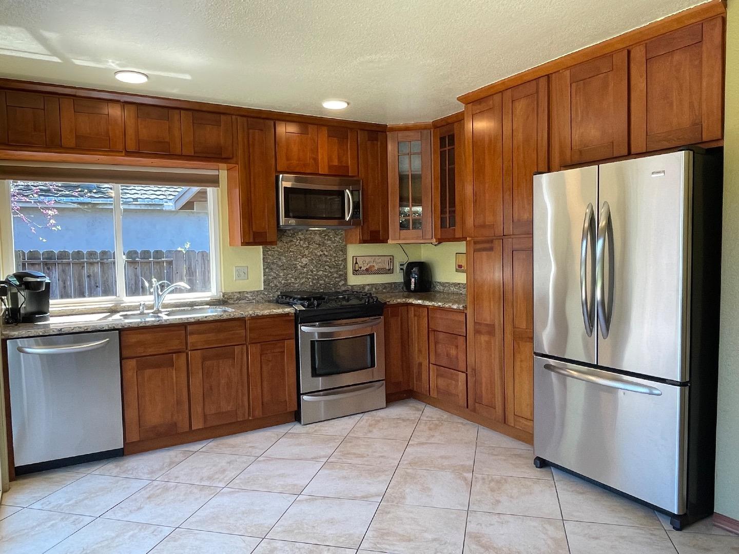304 Oakberry Way