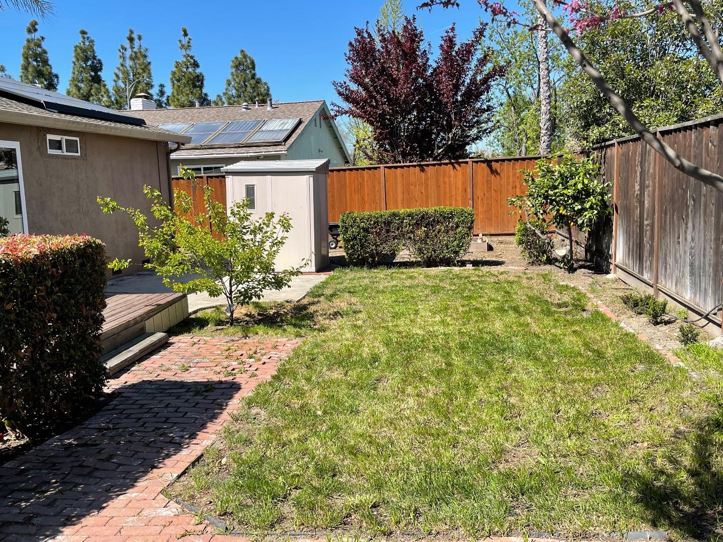 304 Oakberry Way