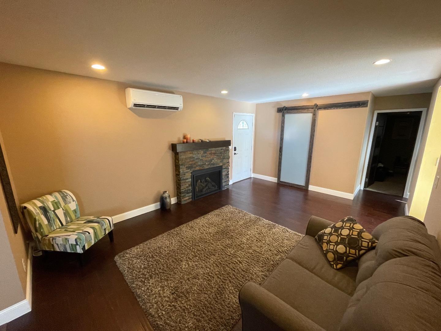 304 Oakberry Way
