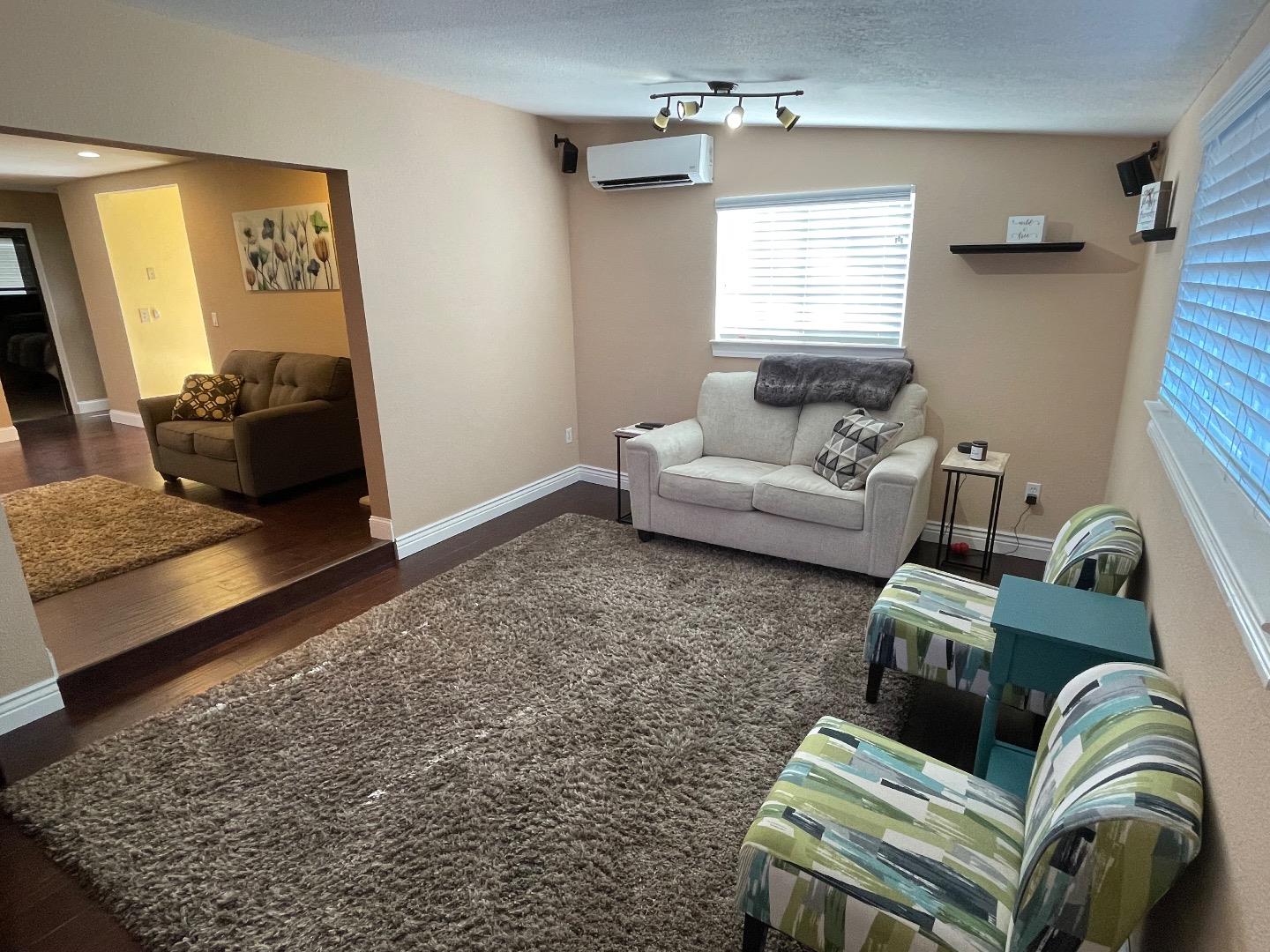 304 Oakberry Way