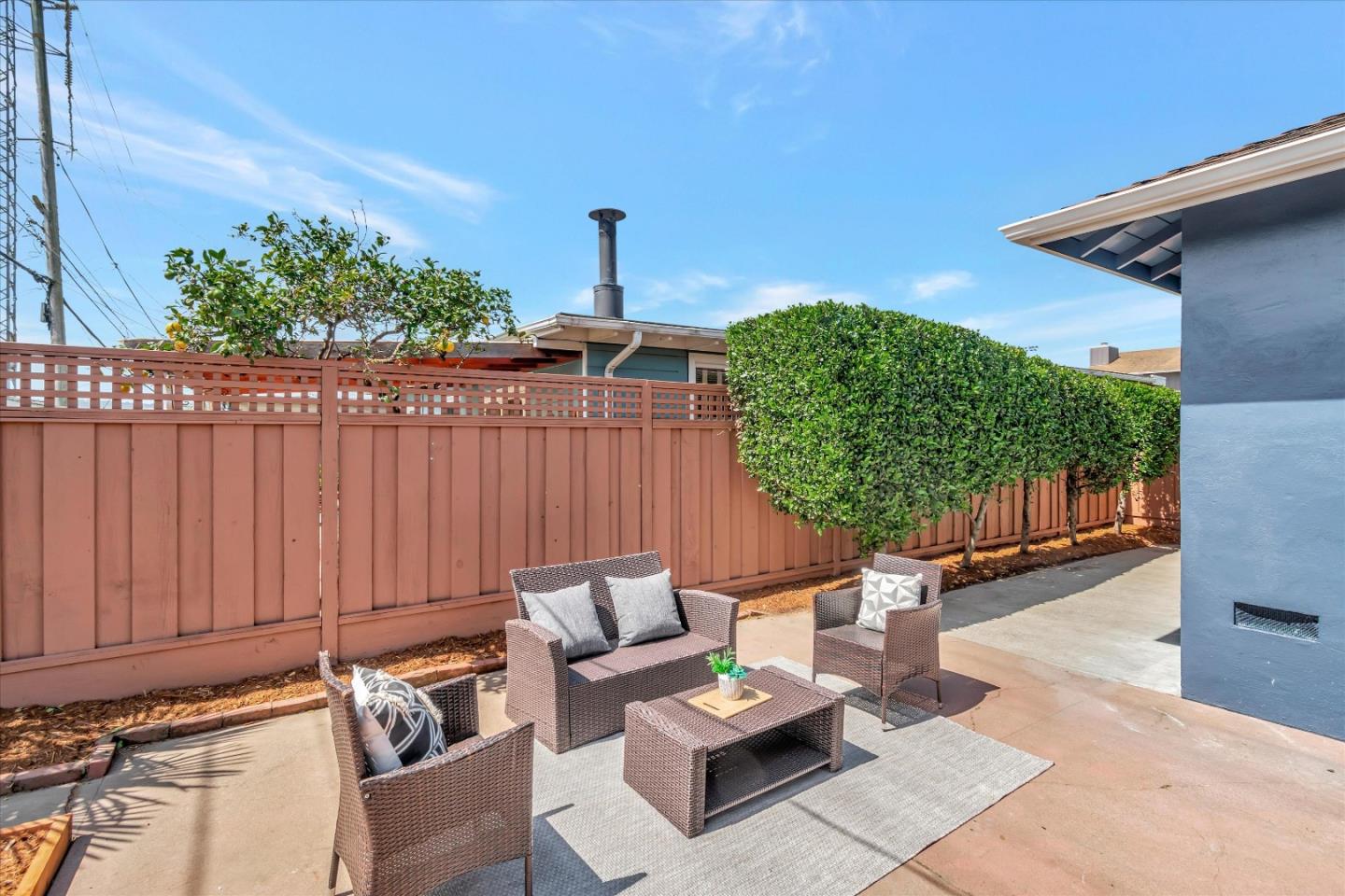 1277 Crestwood Drive