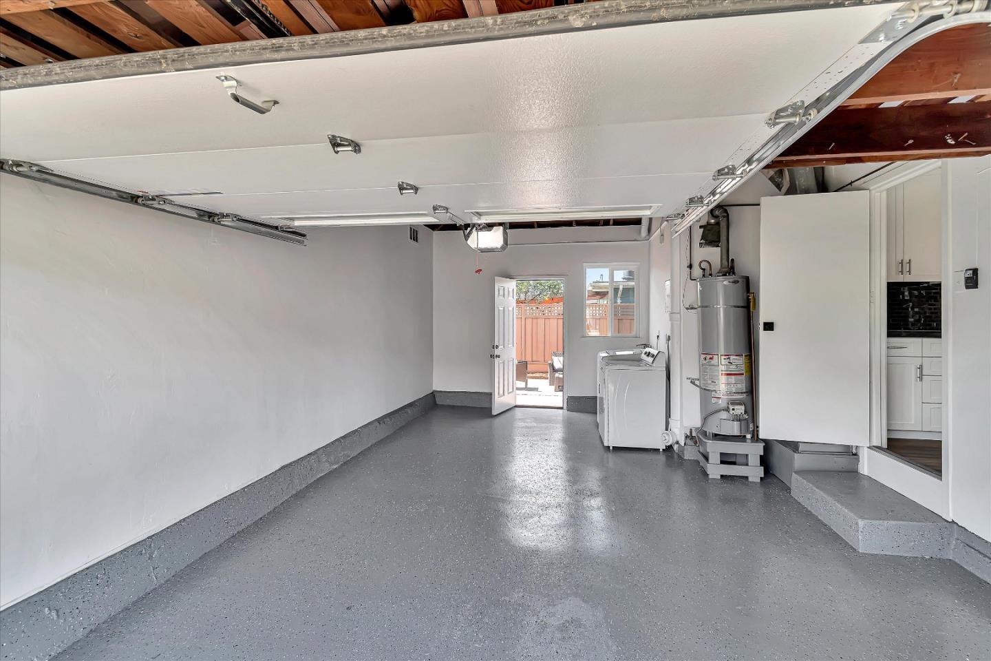 1277 Crestwood Drive