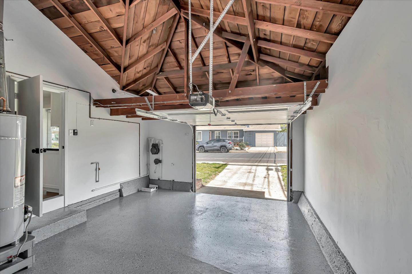 1277 Crestwood Drive