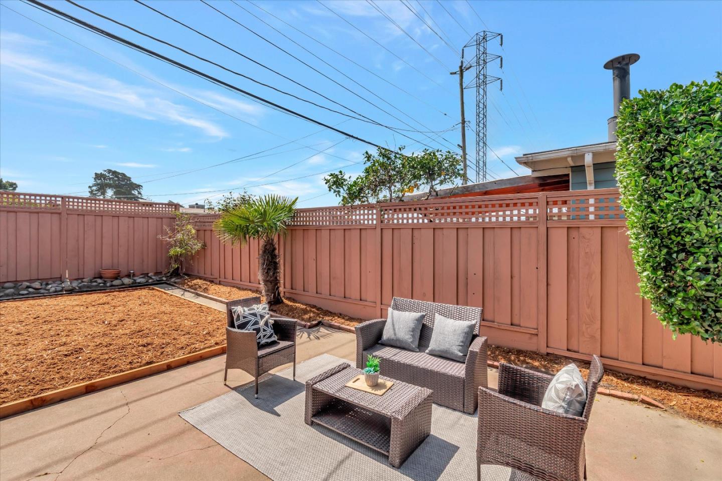 1277 Crestwood Drive