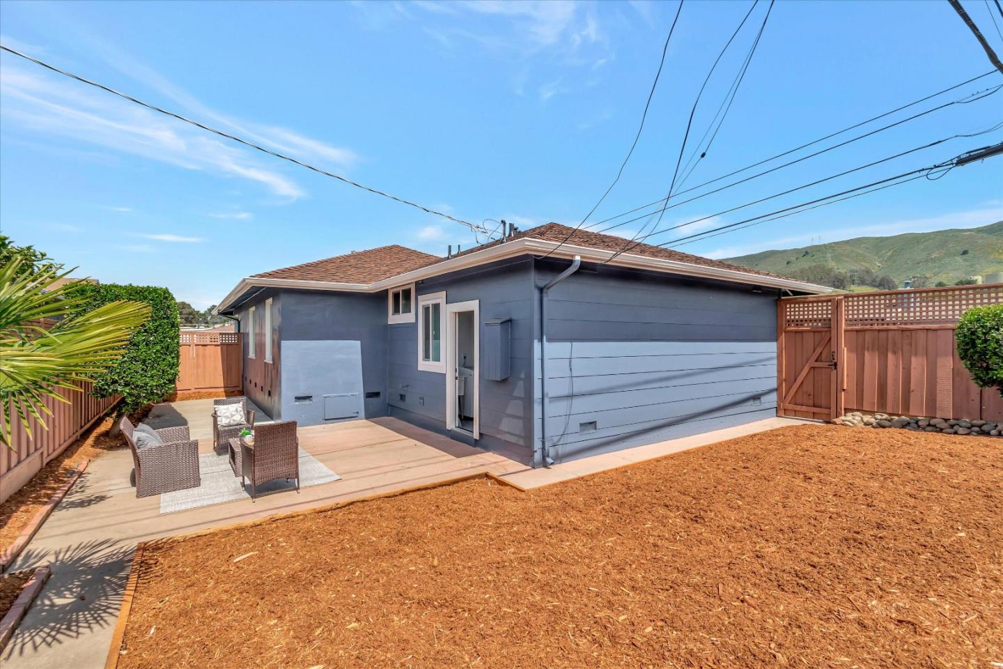 1277 Crestwood Drive