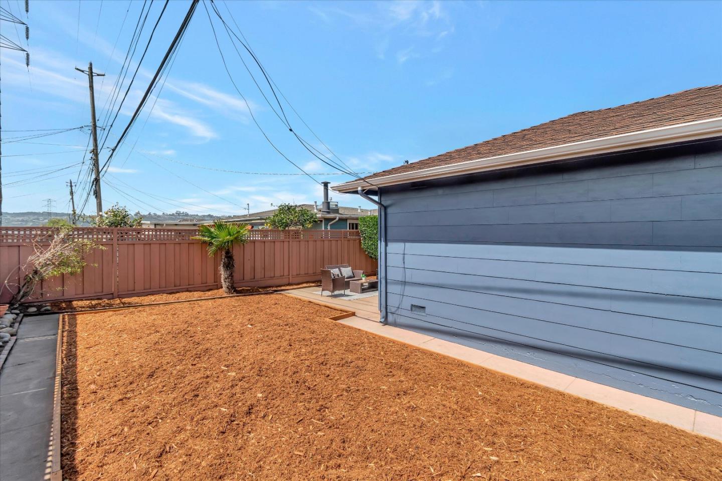 1277 Crestwood Drive