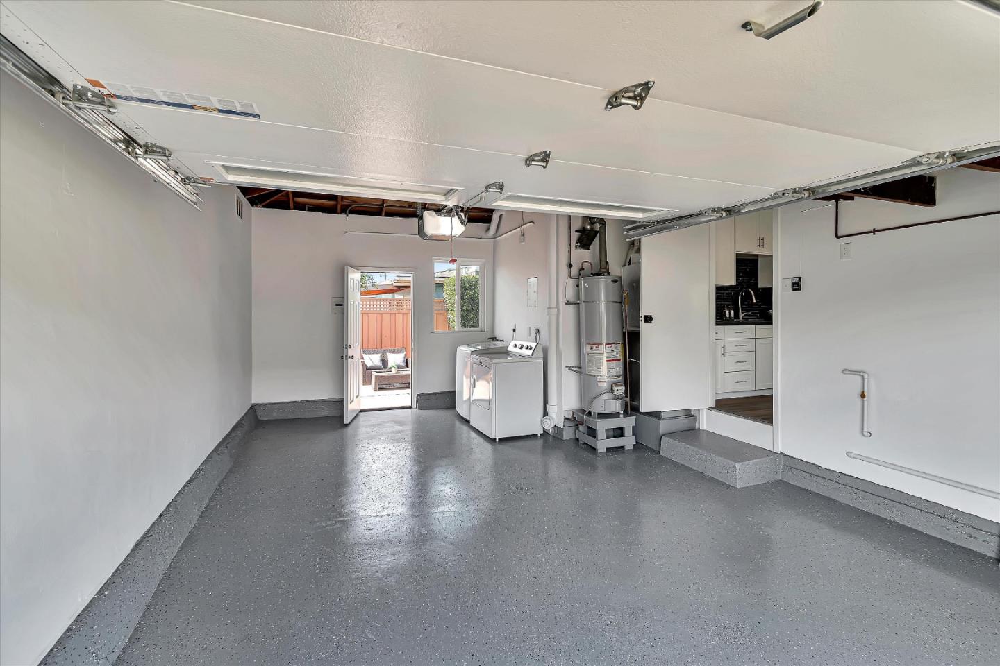 1277 Crestwood Drive
