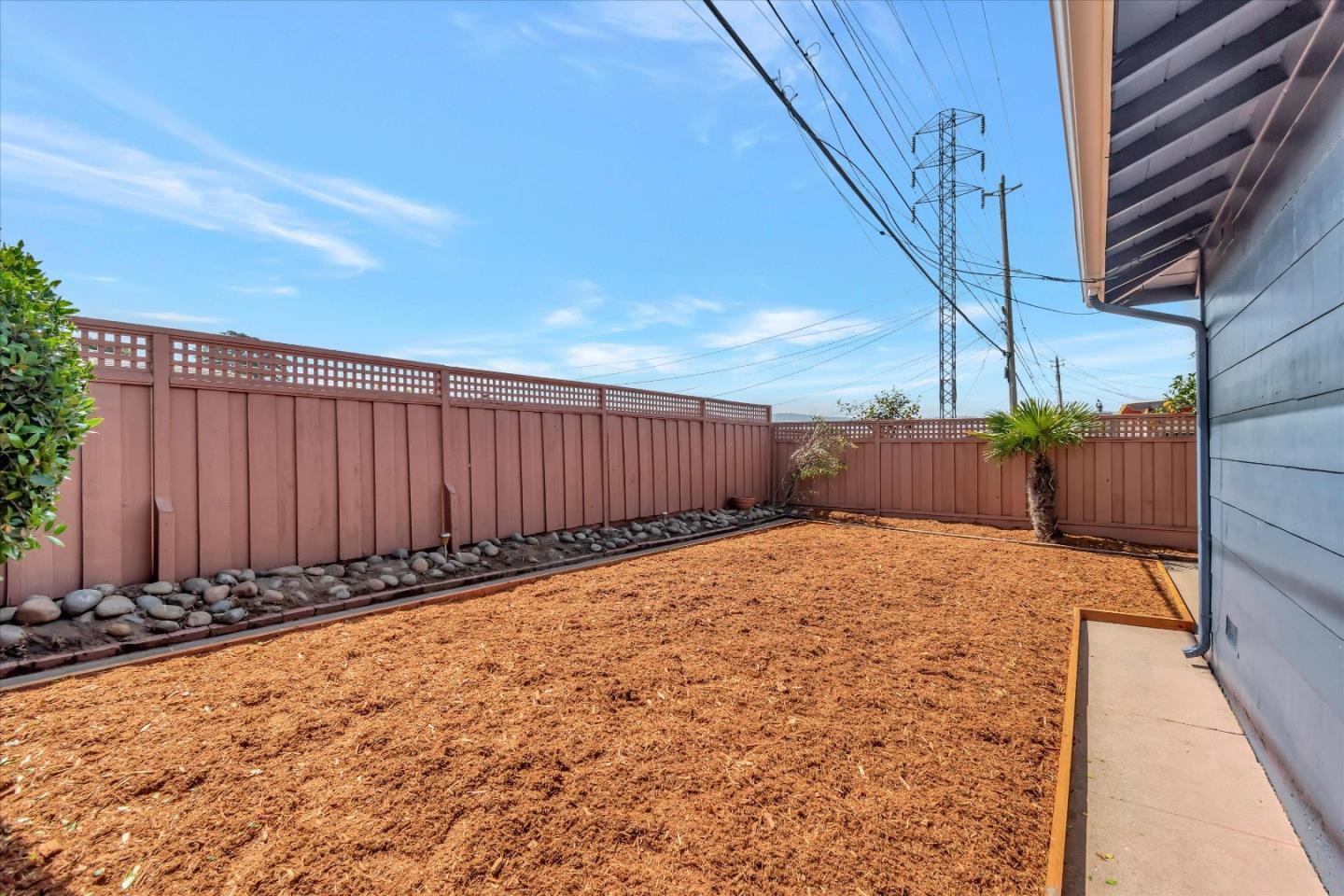 1277 Crestwood Drive