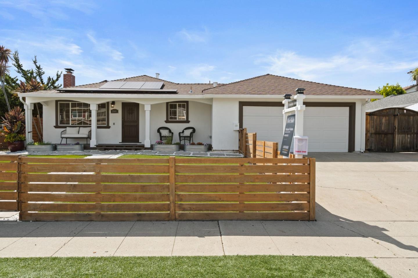 2969 Vivian Lane