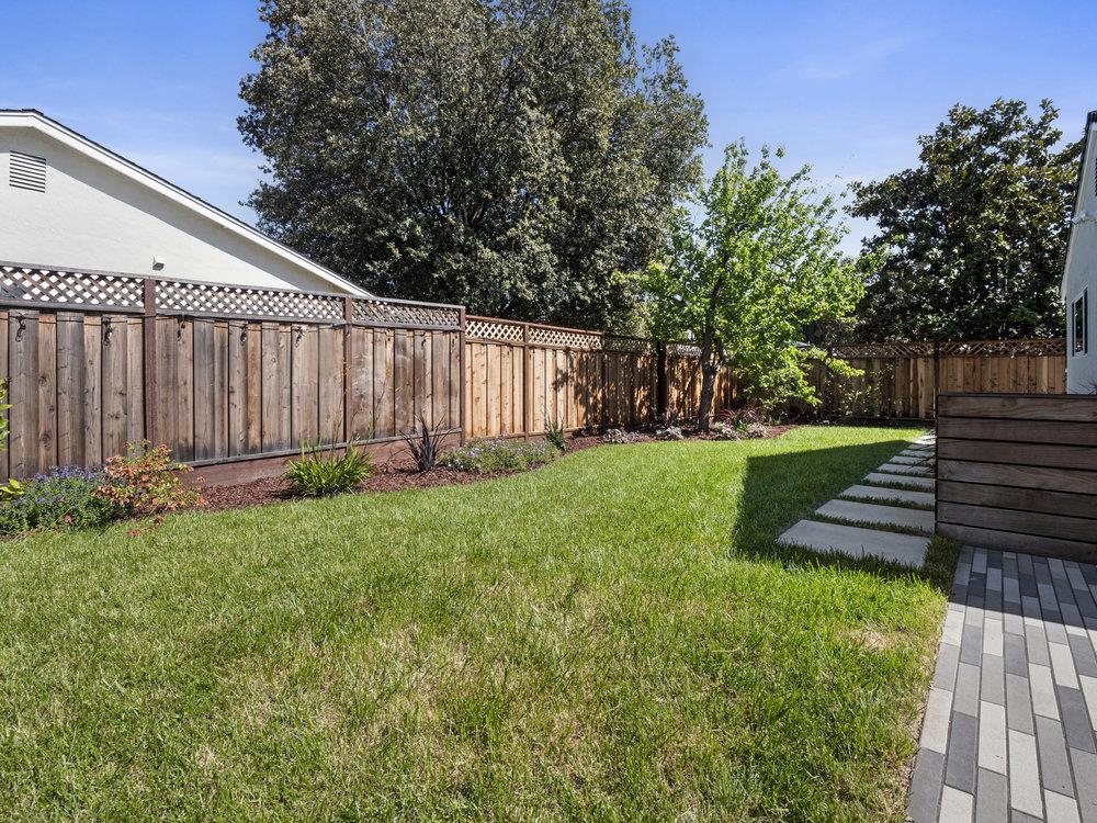 521 Safari DR