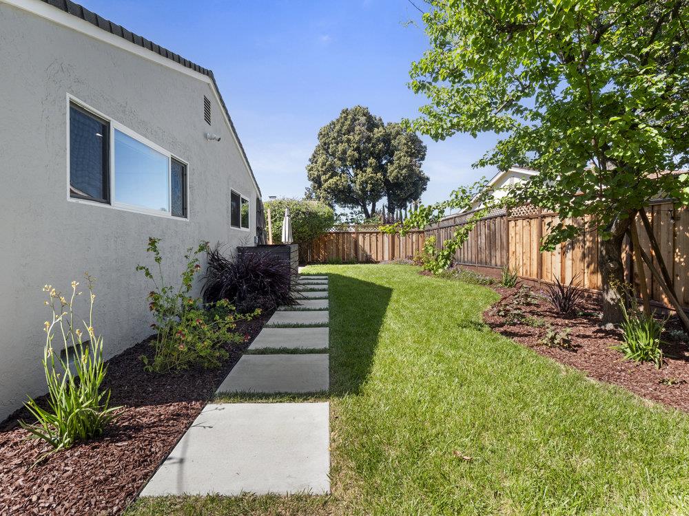 521 Safari DR