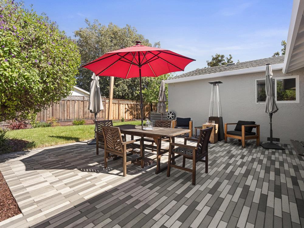 521 Safari DR