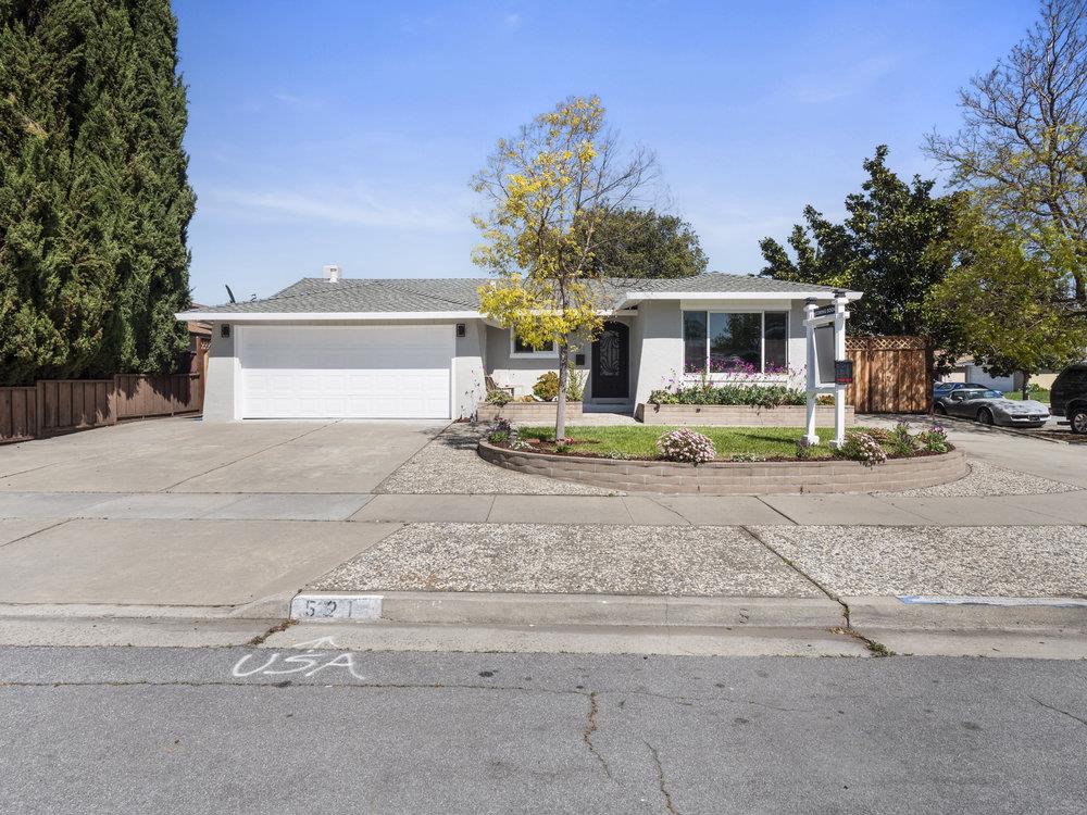 521 Safari DR