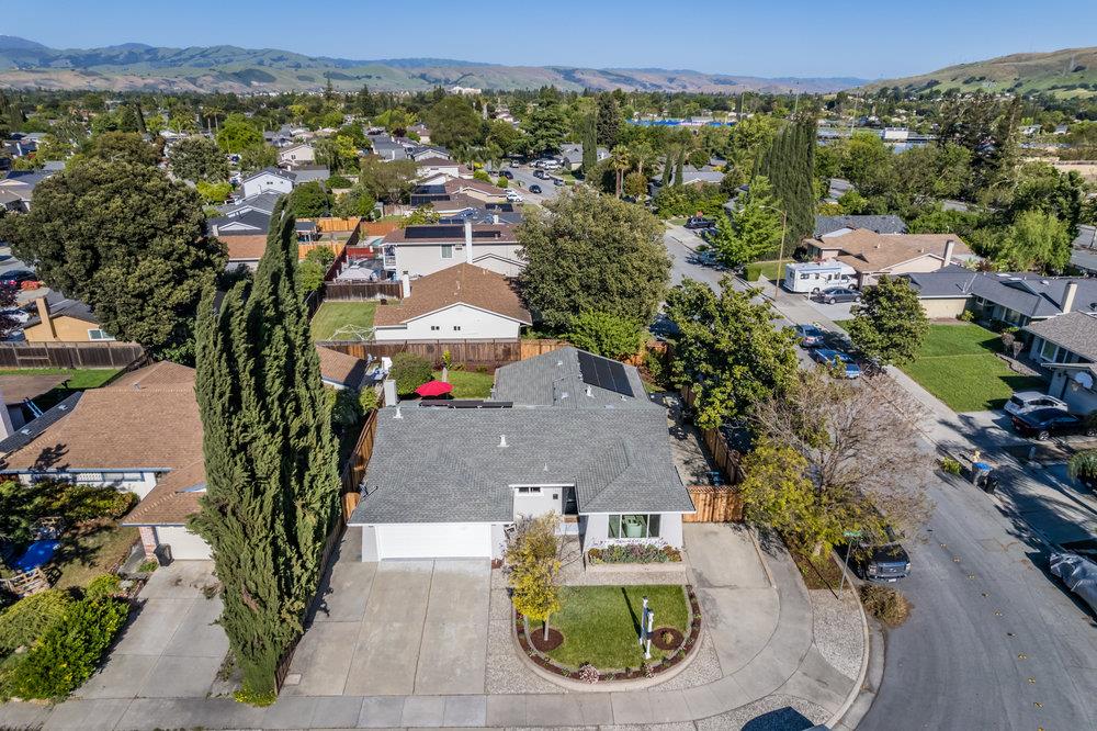 521 Safari DR