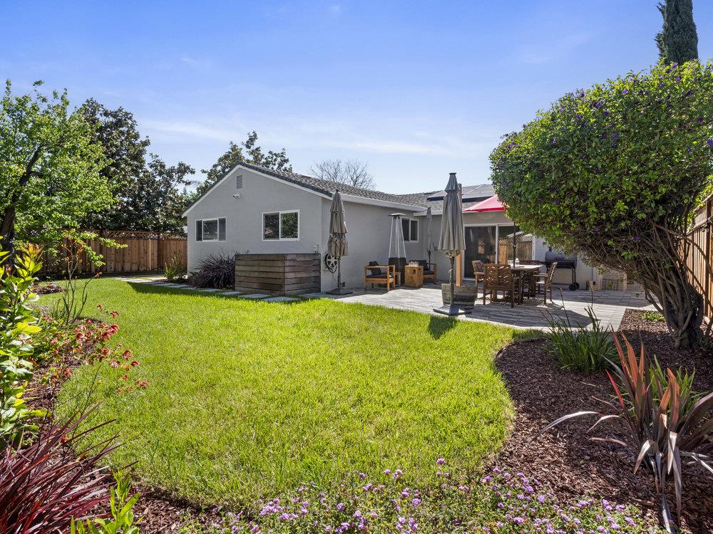 521 Safari DR