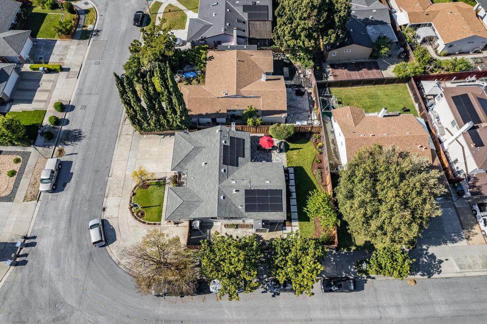 521 Safari DR