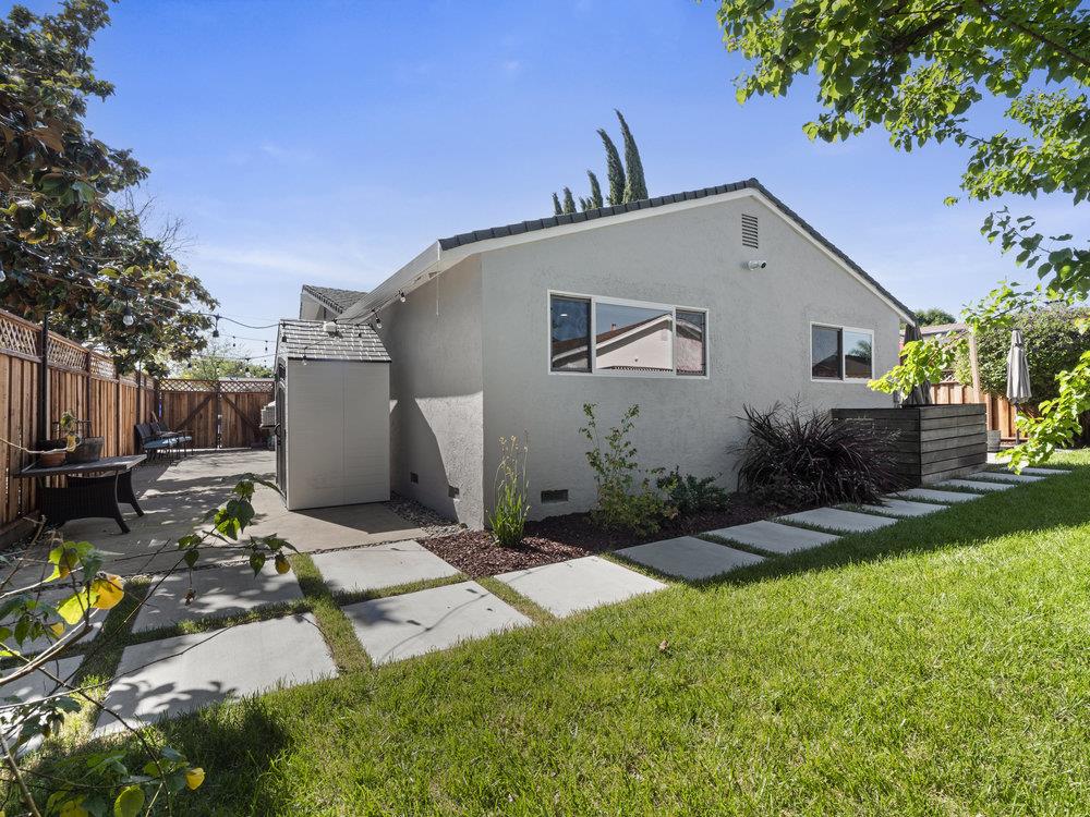 521 Safari DR