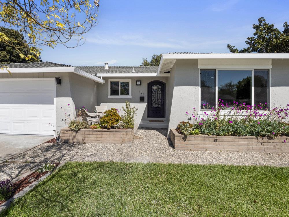 521 Safari DR