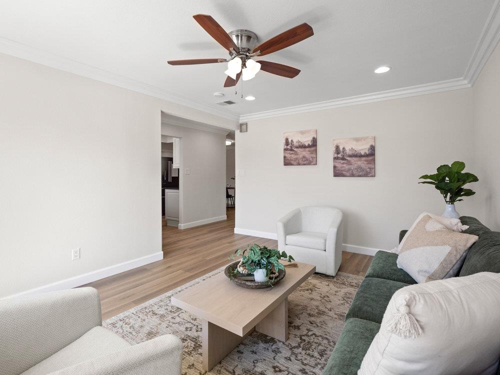 521 Safari DR