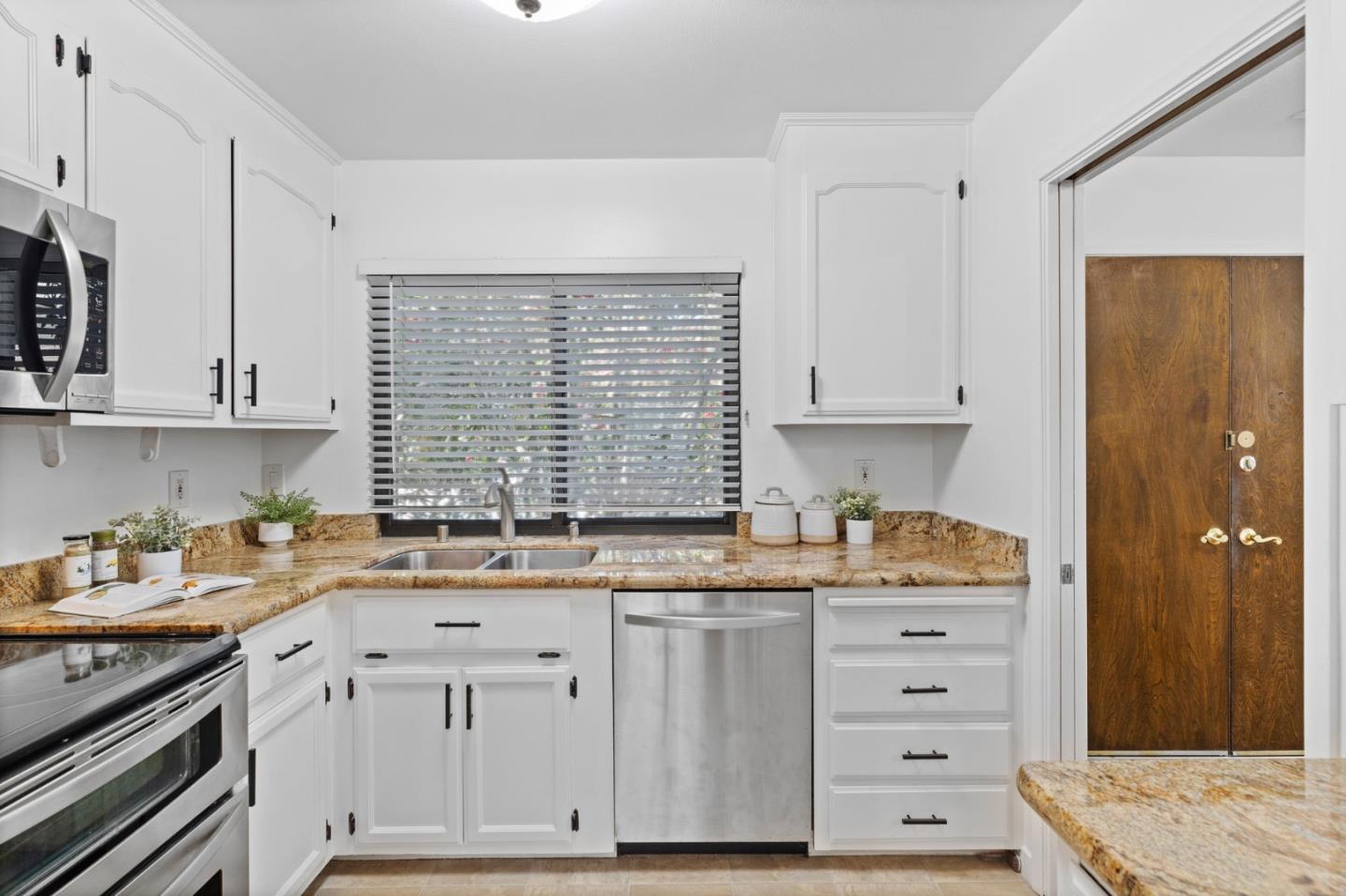 1336 Star Bush Lane