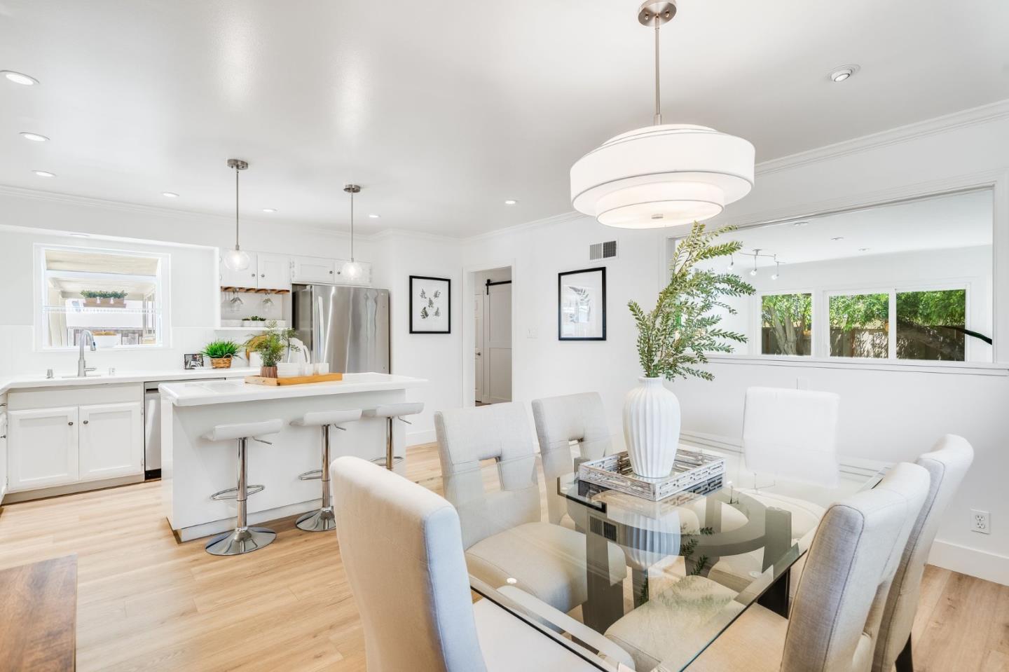 1085 Firth Court