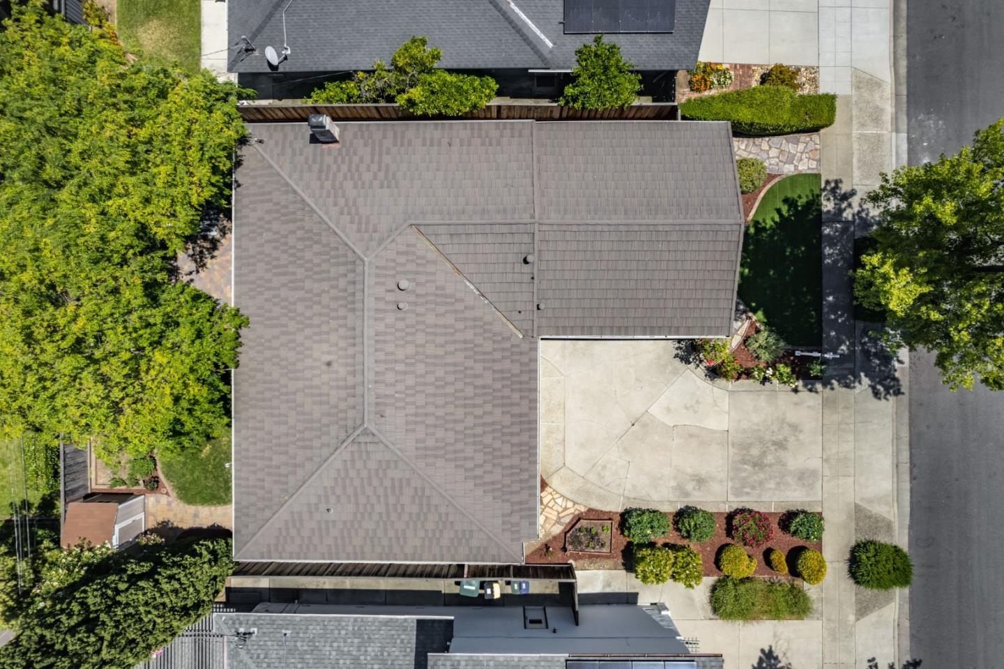 1085 Firth Court