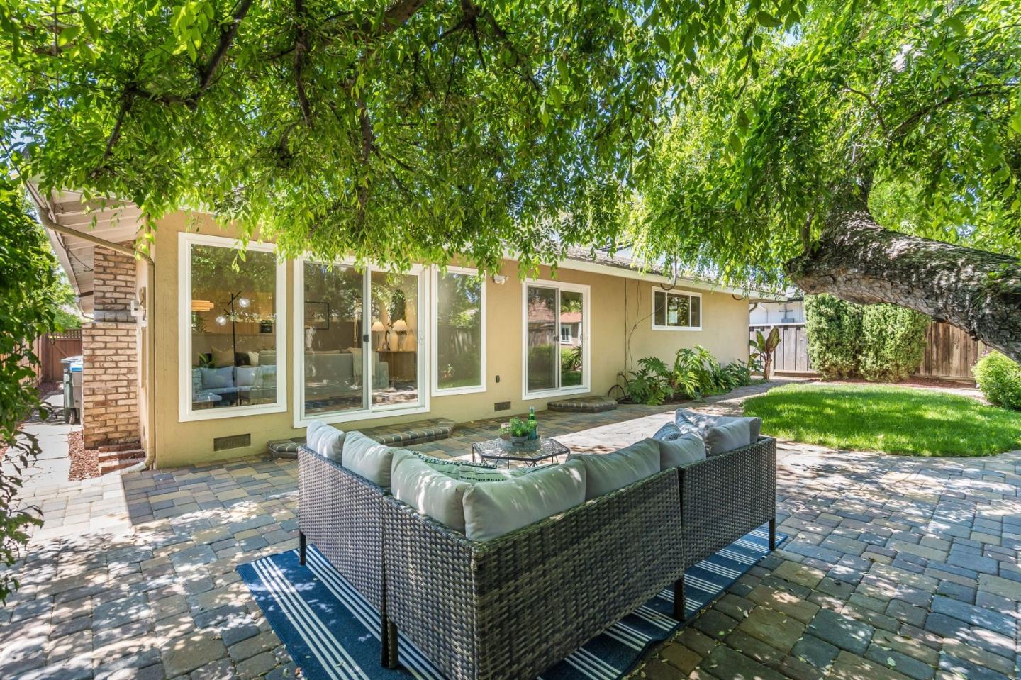 1085 Firth Court