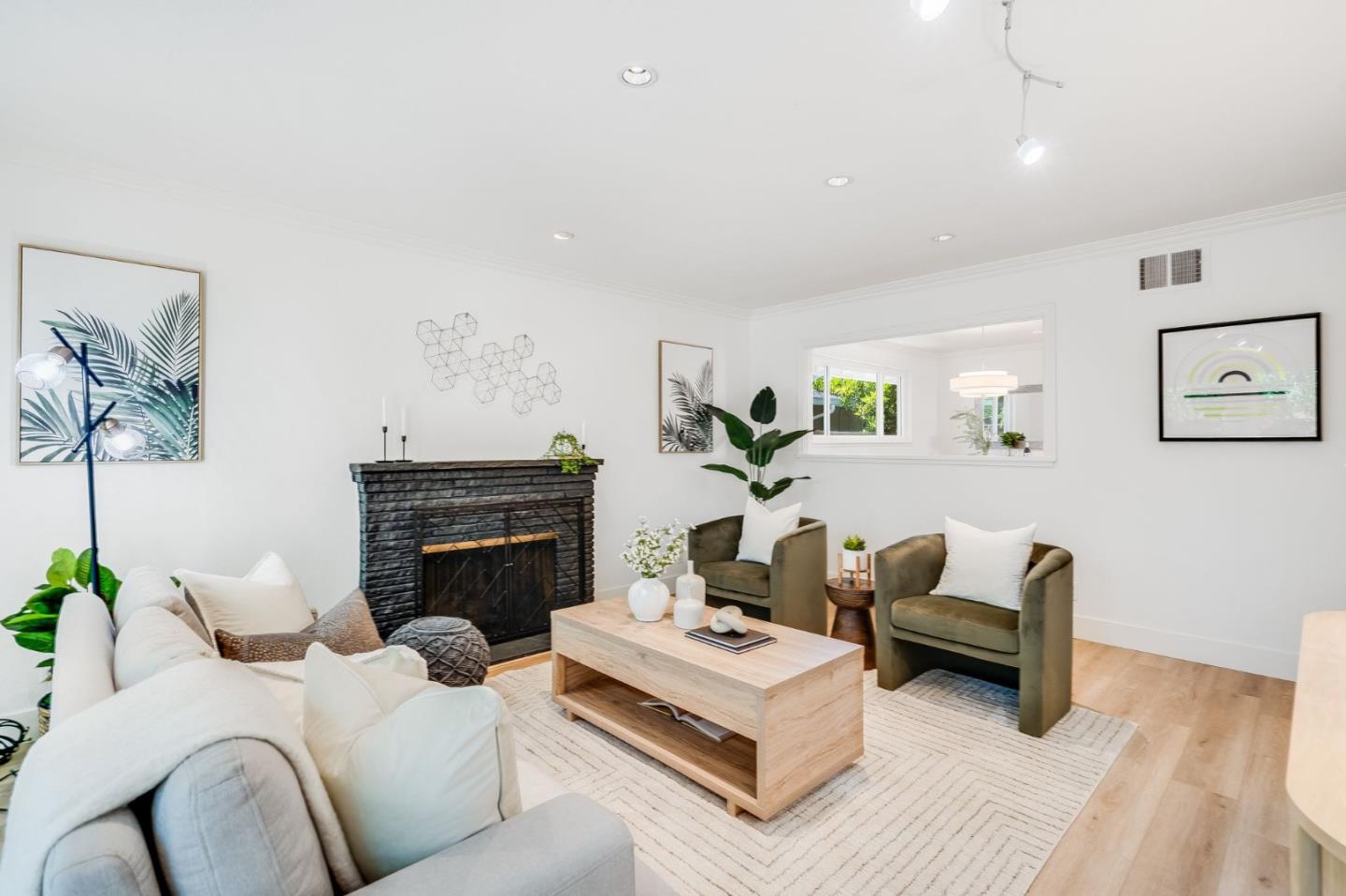 1085 Firth Court