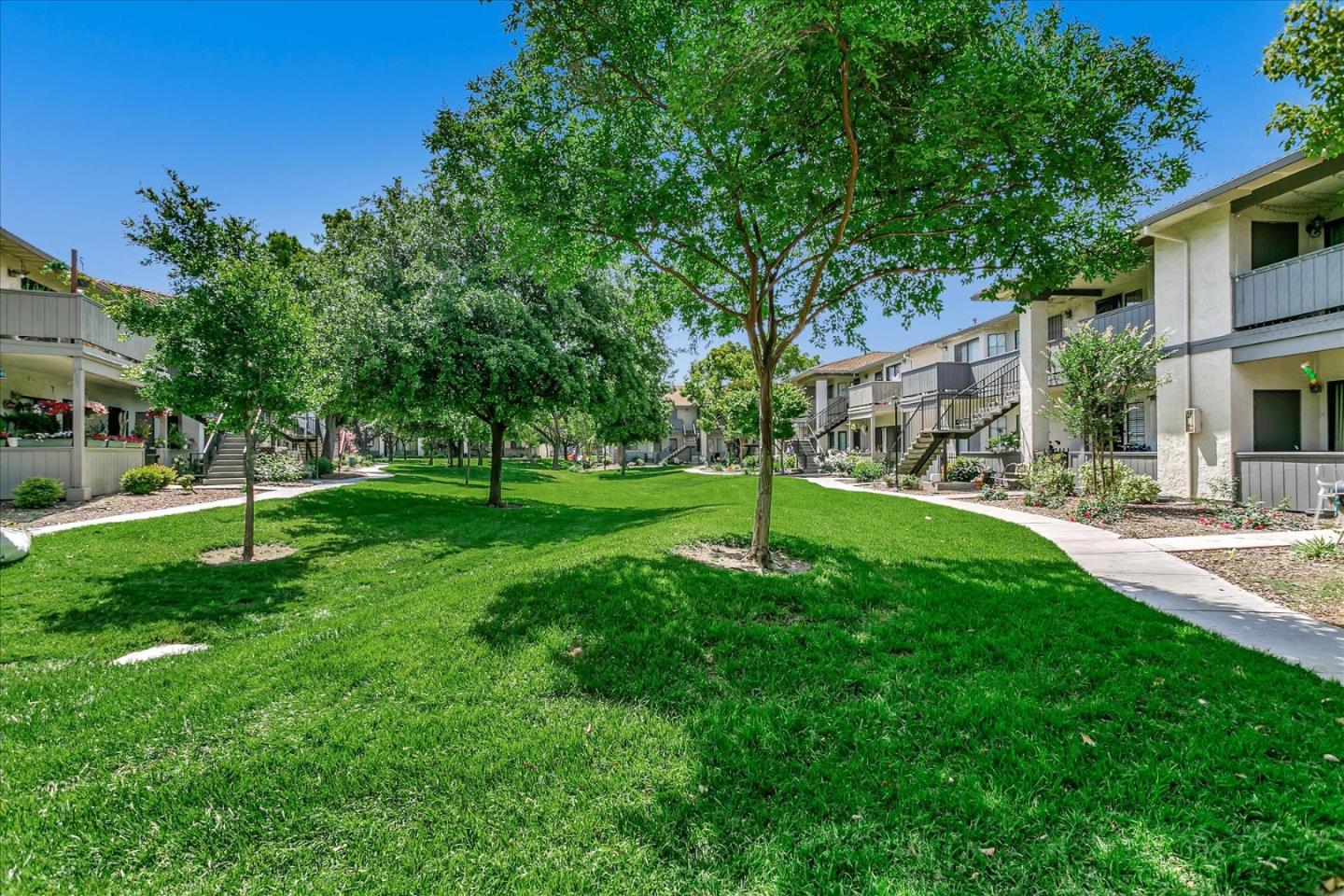 19 Kenbrook Circle